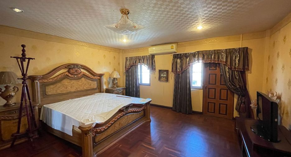 Casa adosada en venta de 3 habitaciones en Watthana, Bangkok