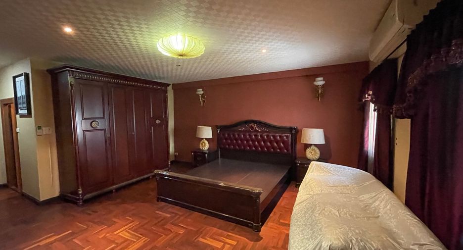Casa adosada en venta de 3 habitaciones en Watthana, Bangkok