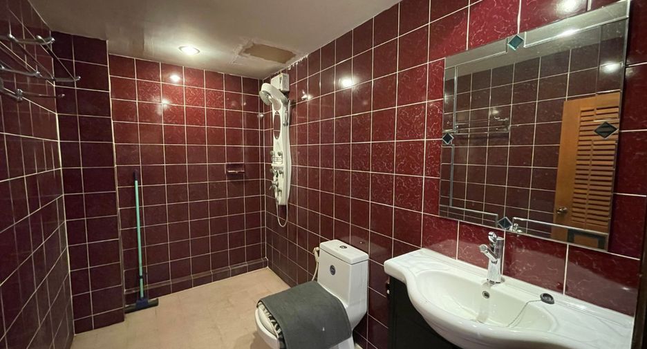 Casa adosada en venta de 3 habitaciones en Watthana, Bangkok