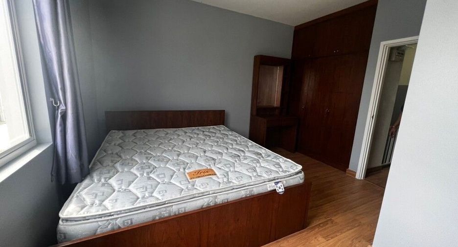 For sale 3 Beds townhouse in Sai Noi, Nonthaburi
