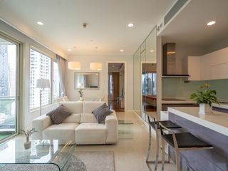 À louer 2 chambres condo à Pathum Wan, Bangkok