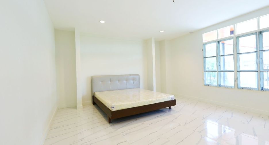 For sale 5 bedrooms house in Bang Kruai, Nonthaburi