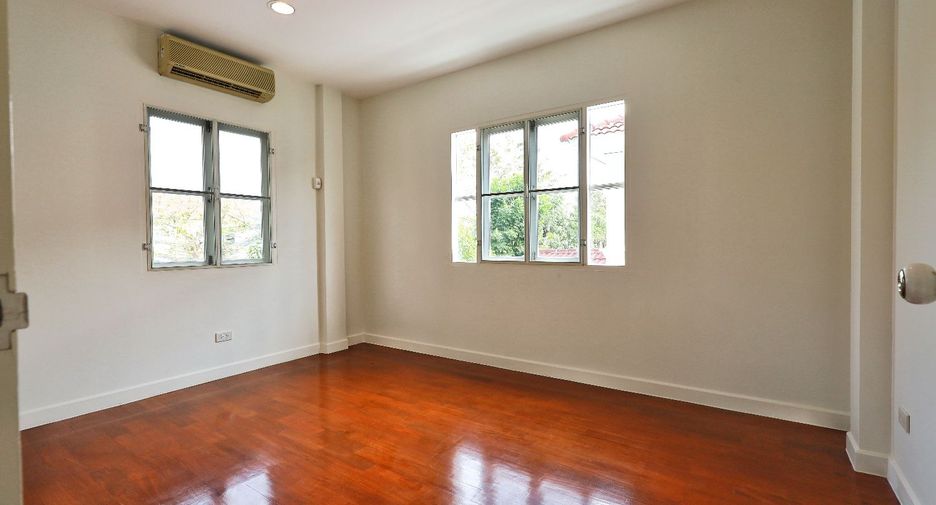 For sale 5 bedrooms house in Bang Kruai, Nonthaburi