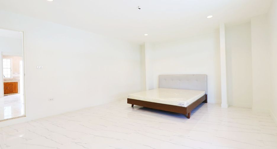 For sale 5 bedrooms house in Bang Kruai, Nonthaburi