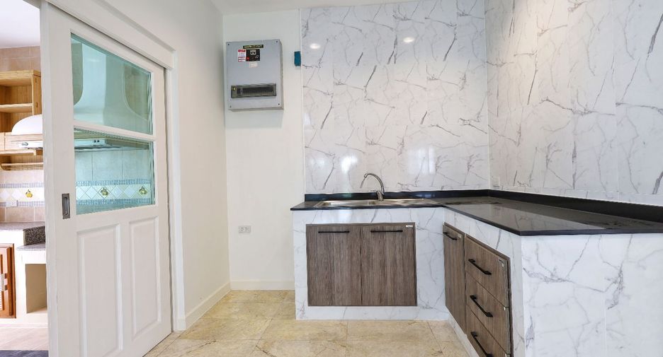 For sale 5 bedrooms house in Bang Kruai, Nonthaburi