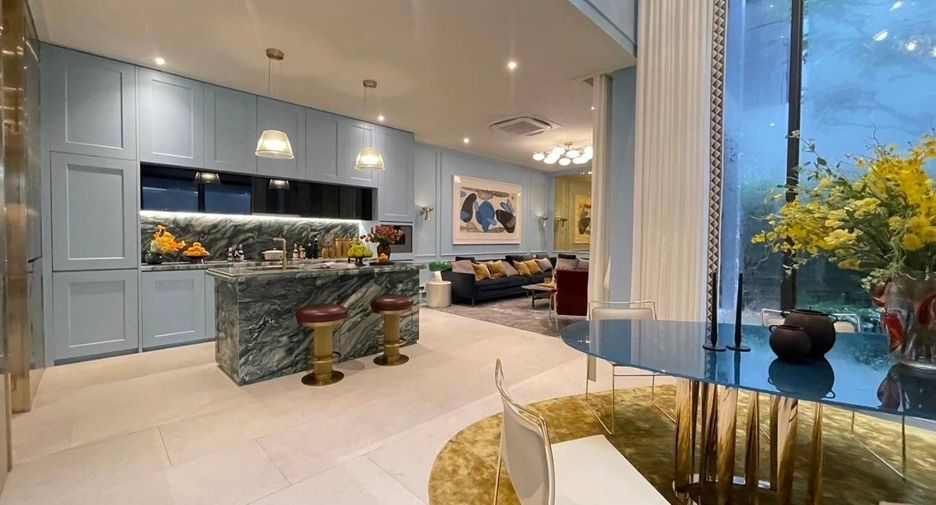 For sale 4 bedrooms house in Suan Luang, Bangkok
