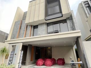 For sale 4 bedrooms house in Suan Luang, Bangkok