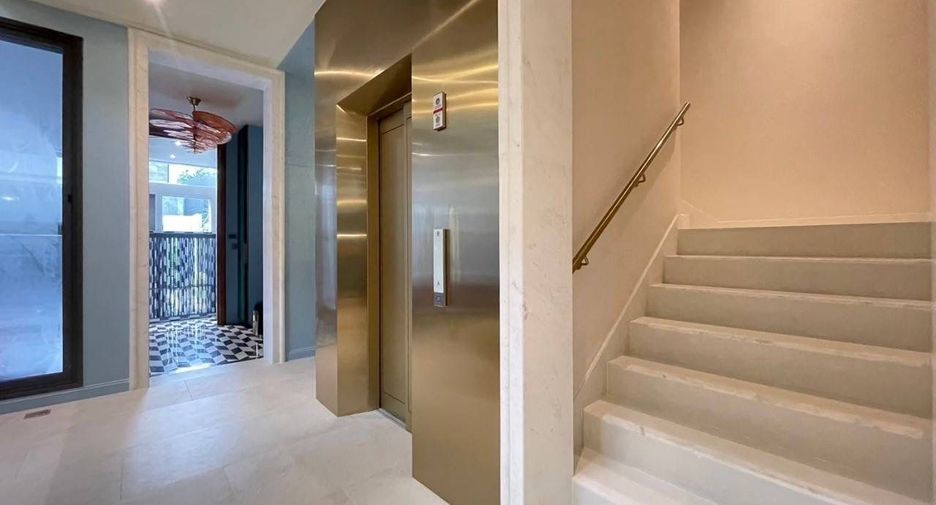 For sale 4 bedrooms house in Suan Luang, Bangkok