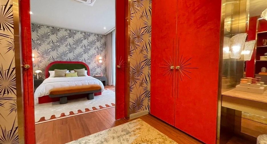 For sale 4 bedrooms house in Suan Luang, Bangkok
