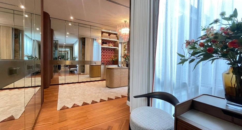 For sale 4 bedrooms house in Suan Luang, Bangkok