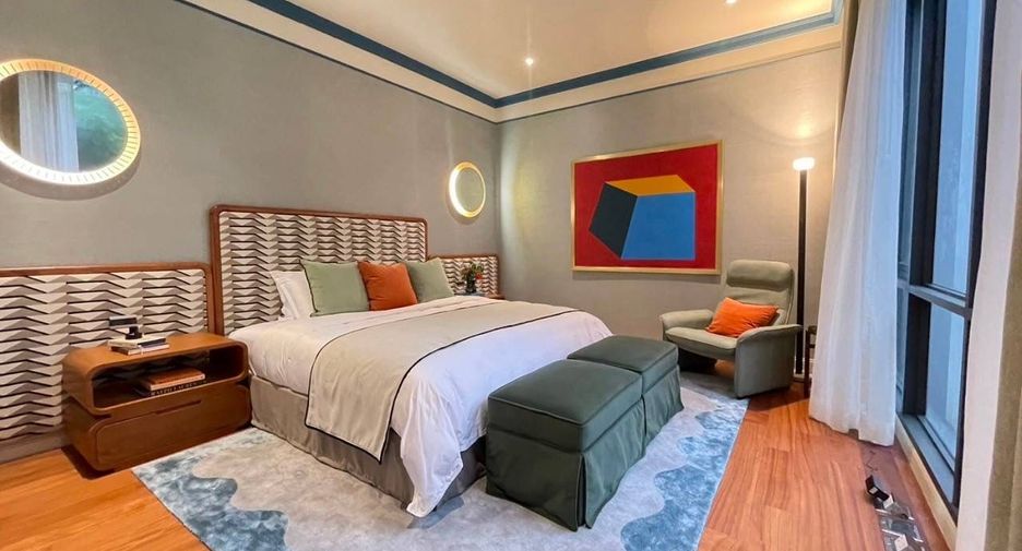 For sale 4 bedrooms house in Suan Luang, Bangkok