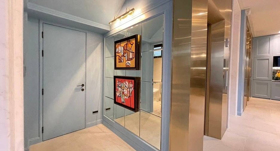 For sale 4 bedrooms house in Suan Luang, Bangkok