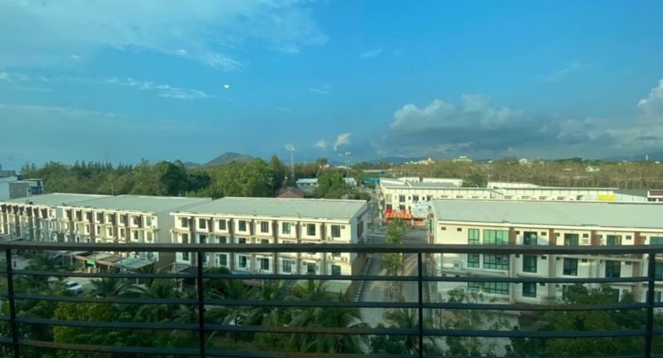 For sale 1 bed condo in Si Racha, Chonburi
