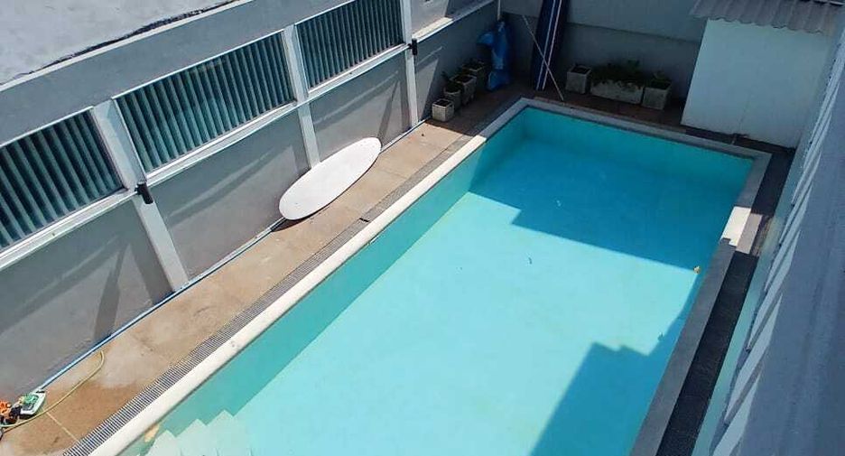 For rent 4 bedrooms house in Khlong Toei, Bangkok