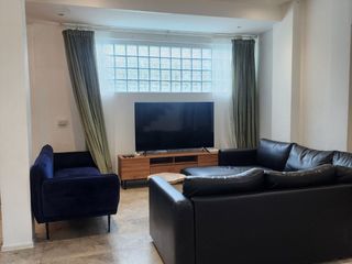 For rent 4 bedrooms house in Khlong Toei, Bangkok