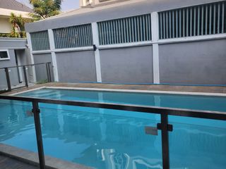 For rent 4 bedrooms house in Khlong Toei, Bangkok