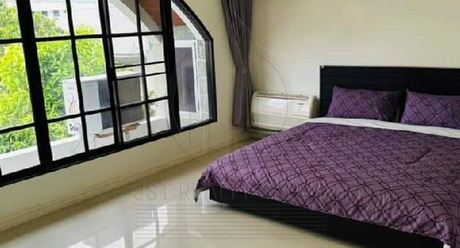 Casa adosada en venta de 3 habitaciones en Watthana, Bangkok