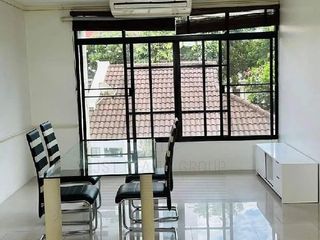 For sale 3 bedrooms townhouse in Watthana, Bangkok