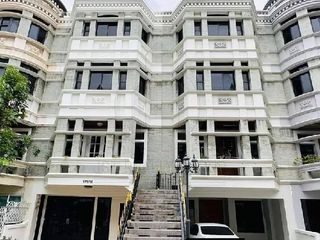 For sale 3 bedrooms townhouse in Watthana, Bangkok