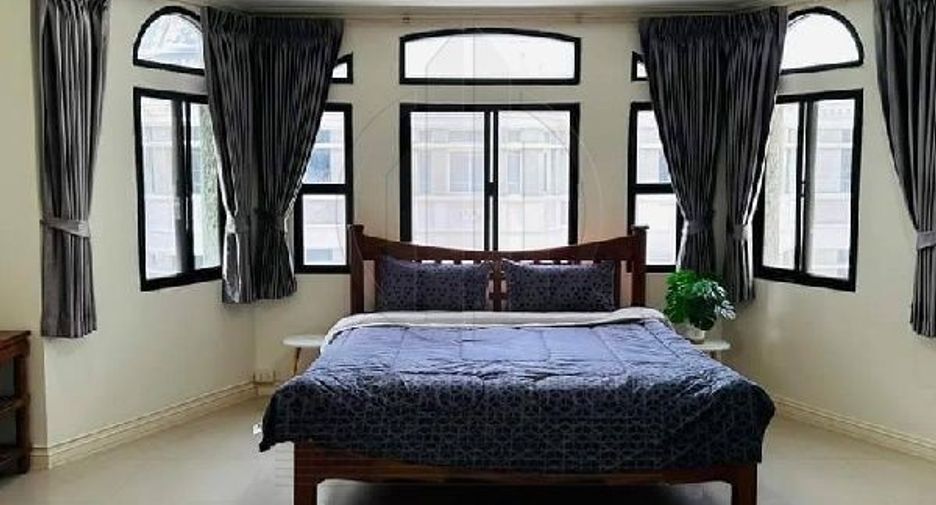 Casa adosada en venta de 3 habitaciones en Watthana, Bangkok