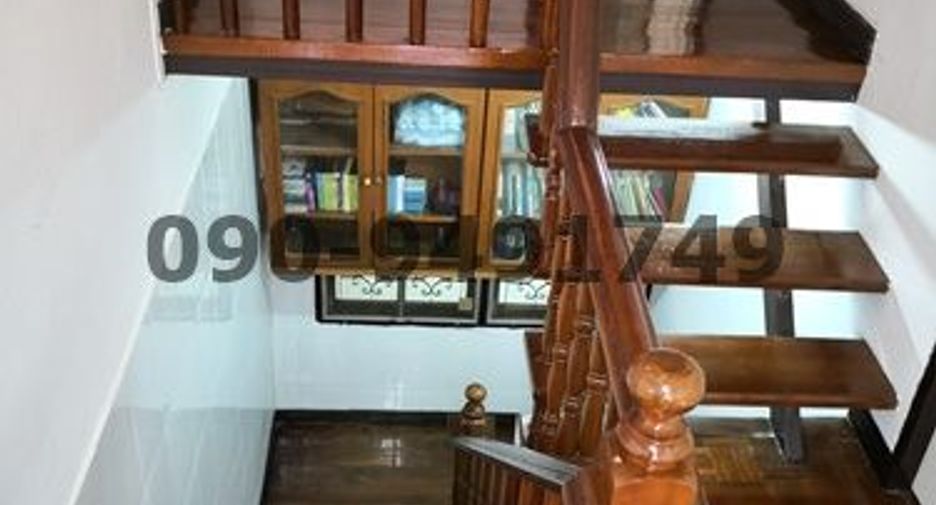 Аренда 3 спальни таунхаус в Дин Даенг, Бангкок
