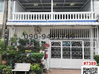 Reihenhaus zur Miete mit 3 Zimmer in Din Daeng, Bangkok