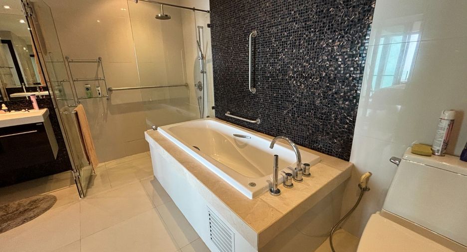 For sale 3 ベッドルーム condo in Klaeng, Rayong