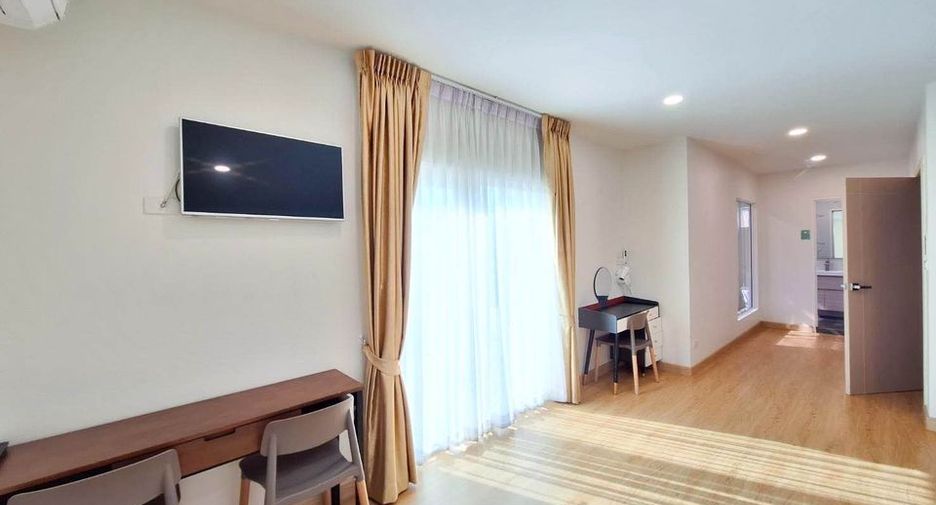 For rent 5 bedrooms house in Mueang Chiang Mai, Chiang Mai