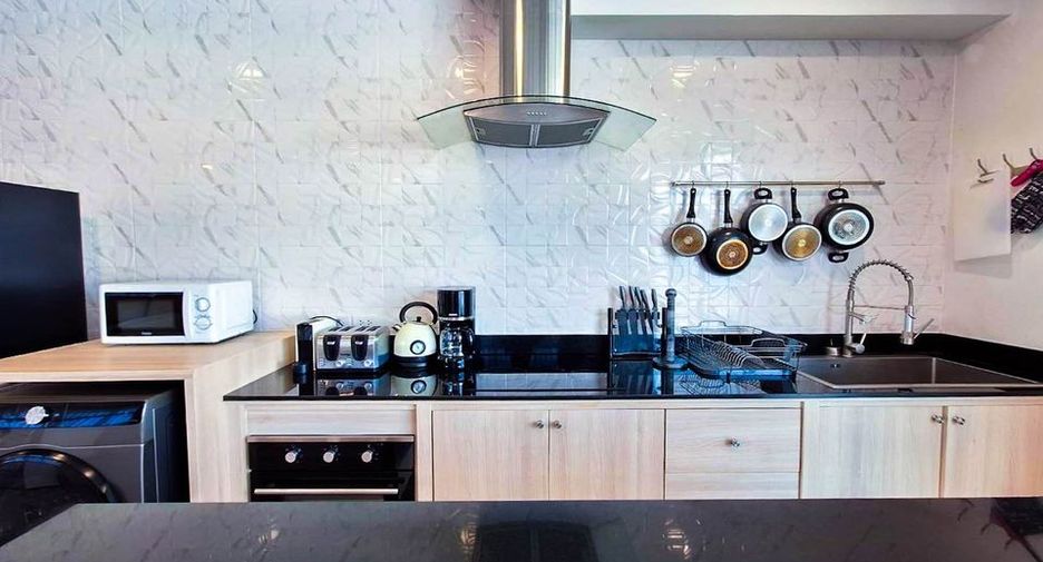 For rent 5 bedrooms house in Mueang Chiang Mai, Chiang Mai