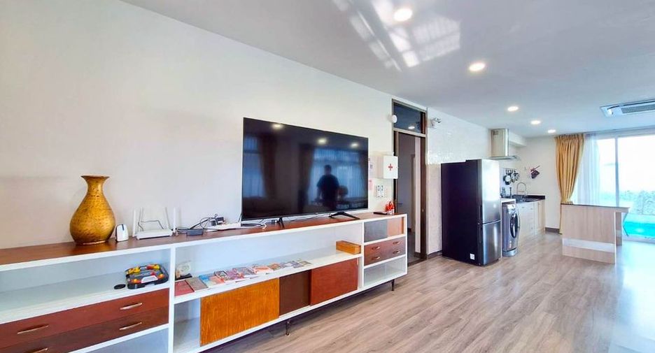 For rent 5 bedrooms house in Mueang Chiang Mai, Chiang Mai