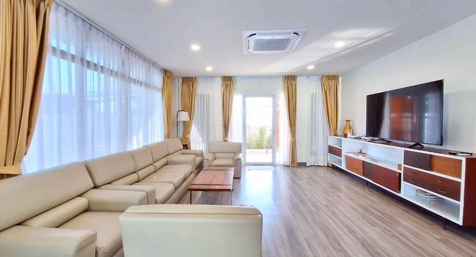 For rent 5 bedrooms house in Mueang Chiang Mai, Chiang Mai