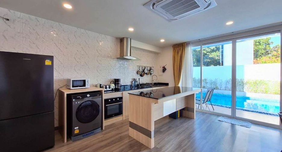 For rent 5 bedrooms house in Mueang Chiang Mai, Chiang Mai