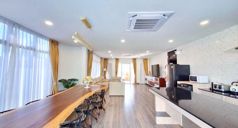 For rent 5 bedrooms house in Mueang Chiang Mai, Chiang Mai