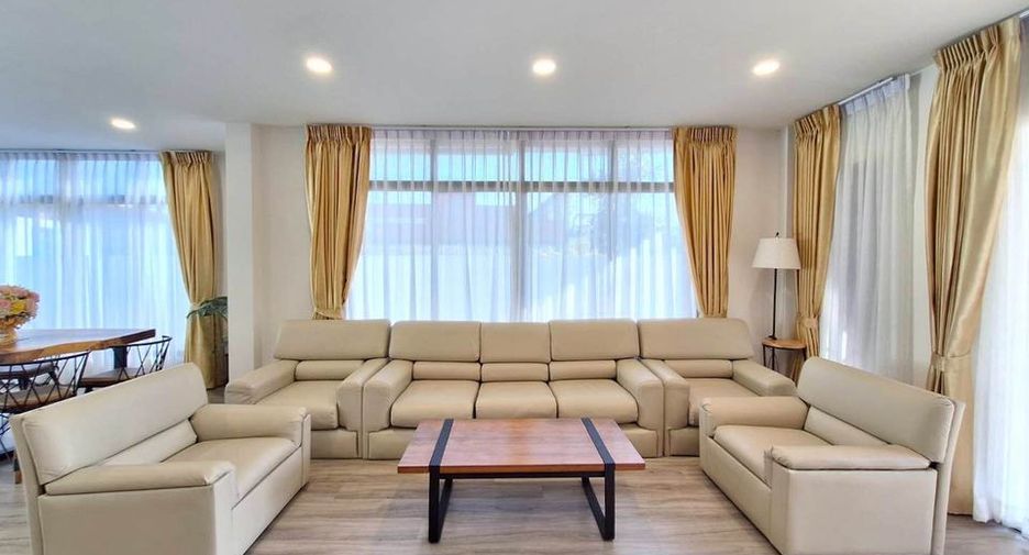 For rent 5 bedrooms house in Mueang Chiang Mai, Chiang Mai