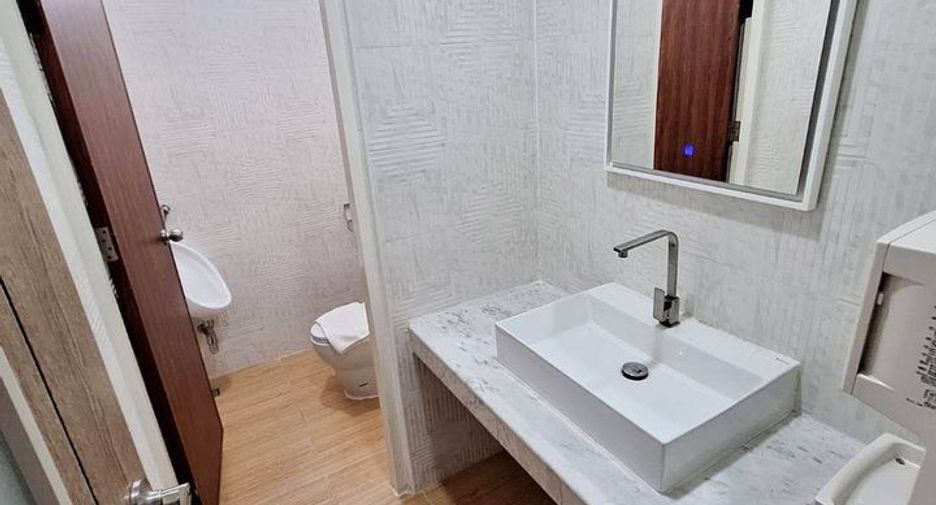 For rent 5 bedrooms house in Mueang Chiang Mai, Chiang Mai