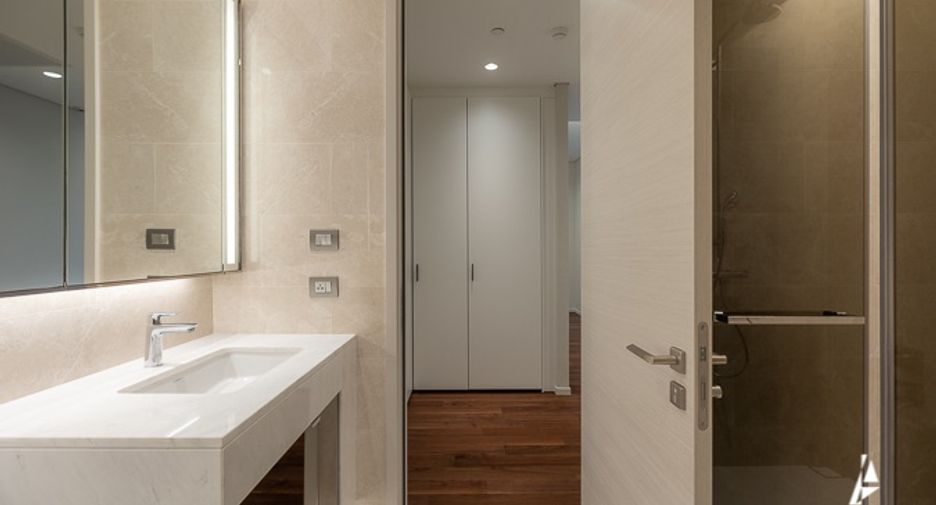 À vendre 2 chambres condo à Pathum Wan, Bangkok