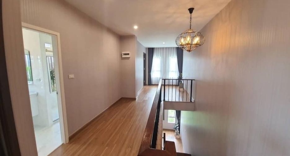 For rent そして for sale 5 ベッドルーム townhouse in Saphan Sung, Bangkok