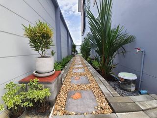For rent and for sale 5 bedrooms townhouse in Saphan Sung, Bangkok