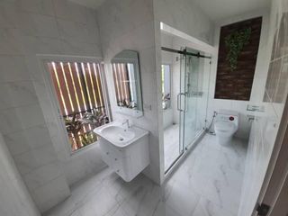 For rent and for sale 5 bedrooms townhouse in Saphan Sung, Bangkok