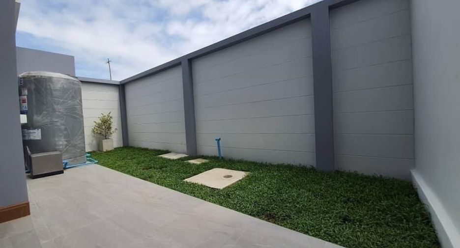 For rent そして for sale 5 ベッドルーム townhouse in Saphan Sung, Bangkok