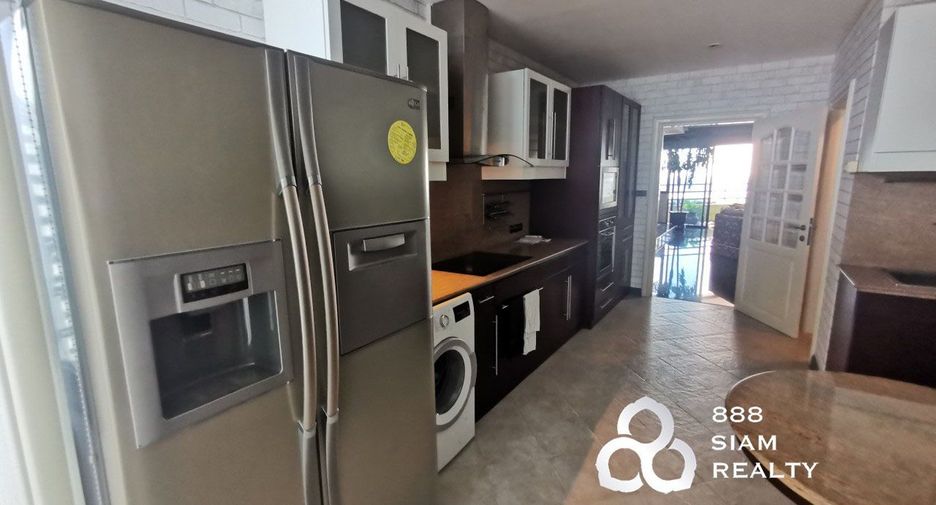 For sale 3 bedrooms condo in Yan Nawa, Bangkok