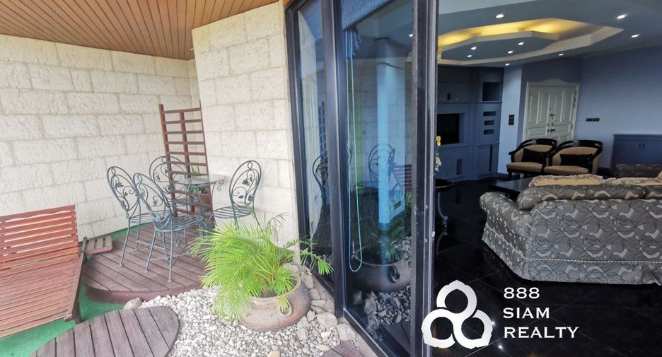 For sale 3 bedrooms condo in Yan Nawa, Bangkok