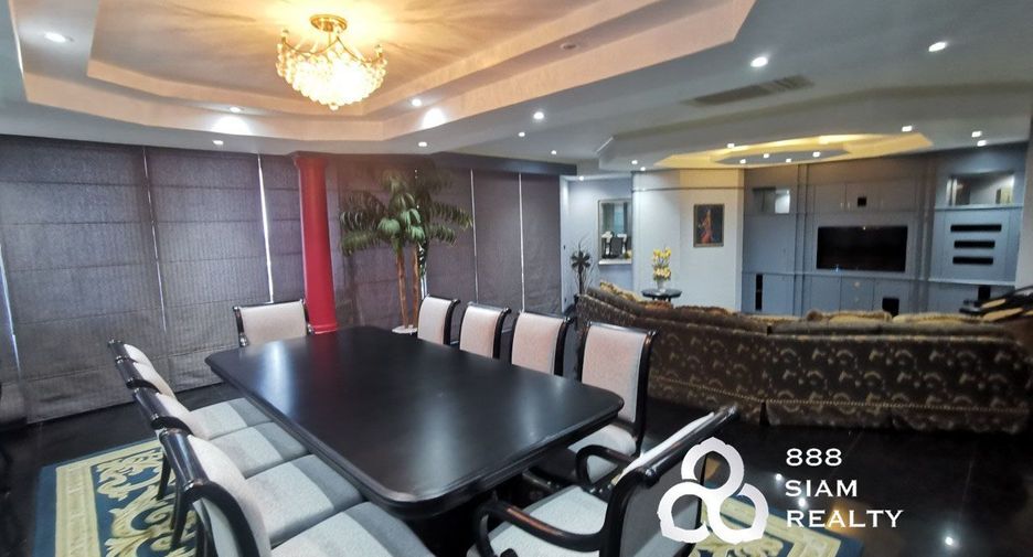 For sale 3 bedrooms condo in Yan Nawa, Bangkok