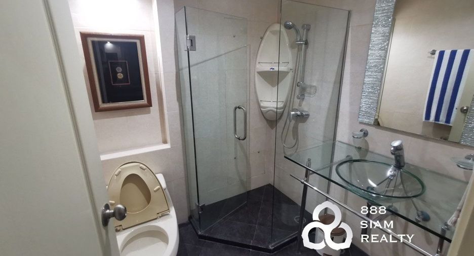 For sale 3 bedrooms condo in Yan Nawa, Bangkok