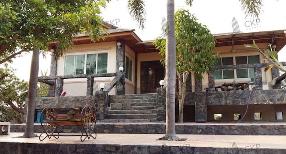 For sale 2 bed house in Hankha, Chainat