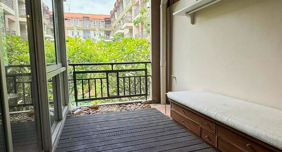 For sale 2 Beds condo in Dusit, Bangkok