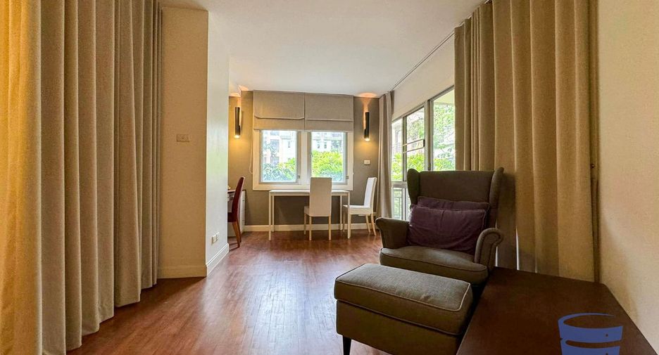 For sale 2 Beds condo in Dusit, Bangkok
