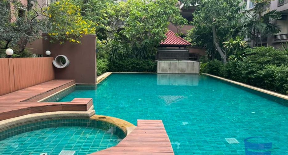 For sale 2 Beds condo in Dusit, Bangkok