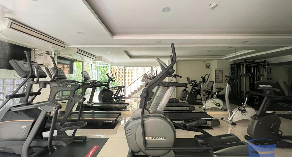 For sale 2 Beds condo in Dusit, Bangkok
