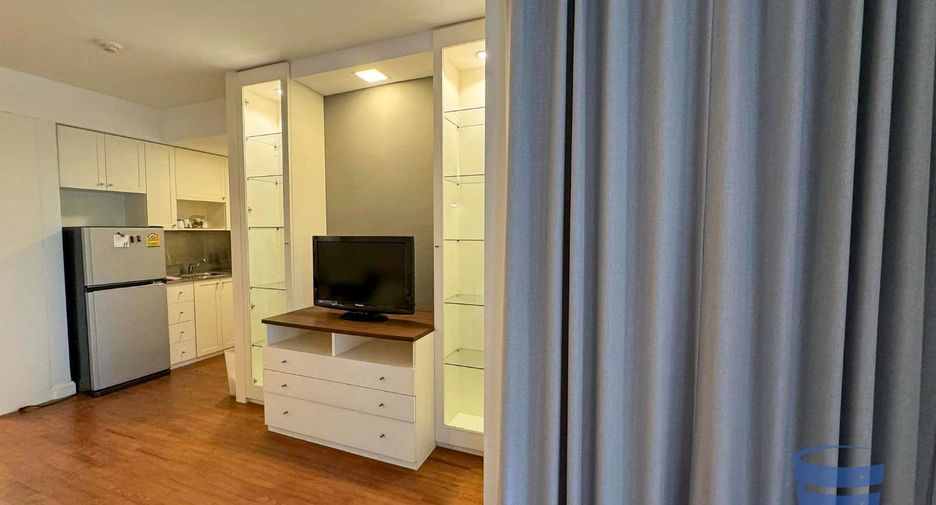 For sale 2 Beds condo in Dusit, Bangkok